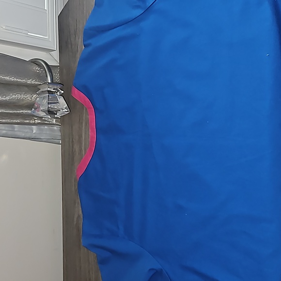 Blue scrub top - Picture 3 of 4